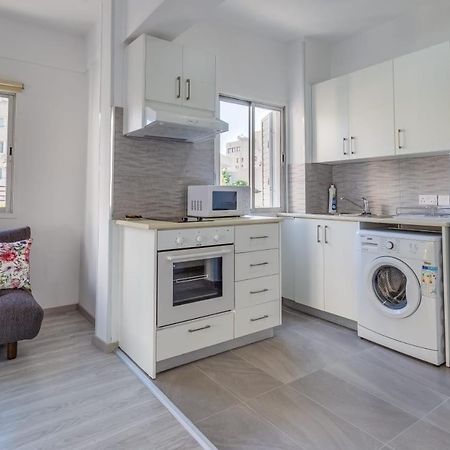 Downtown Larnaca Apartment ภายนอก รูปภาพ