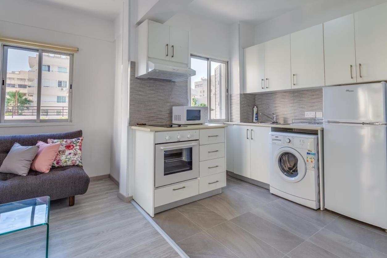 Downtown Larnaca Apartment ภายนอก รูปภาพ